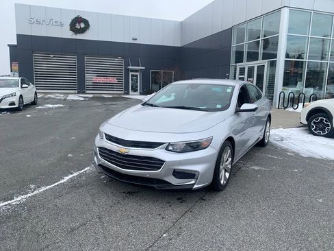 Used 2017 Chevrolet Malibu Premier w/ Driver Confidence Package image 3