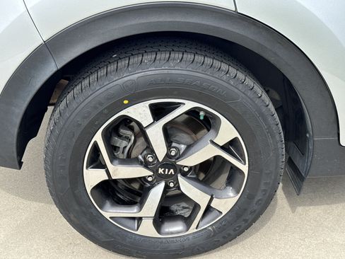 Used 2020 Kia Sportage LX FWD image 12
