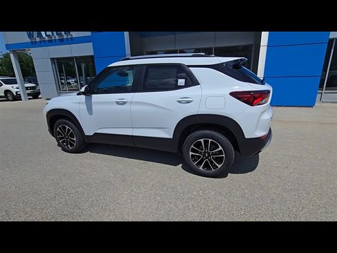 New 2026 Chevrolet TrailBlazer LT w/ Convenience Package AWD/4WD image 6