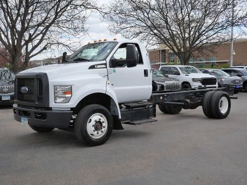 Used 2023 Ford F650 2WD Regular Cab Super Duty image 3