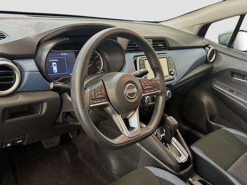 Used 2025 Nissan Versa SV FWD image 18