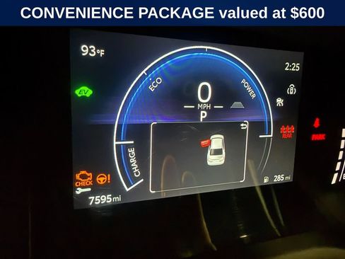 Used 2025 Toyota Camry SE w/ Convenience Package FWD image 3