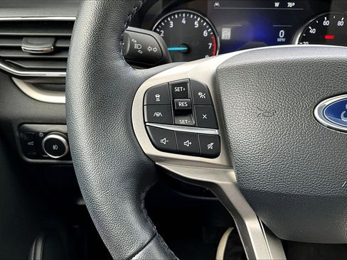 Used 2024 Ford Explorer XLT w/ Equipment Group 202A image 12