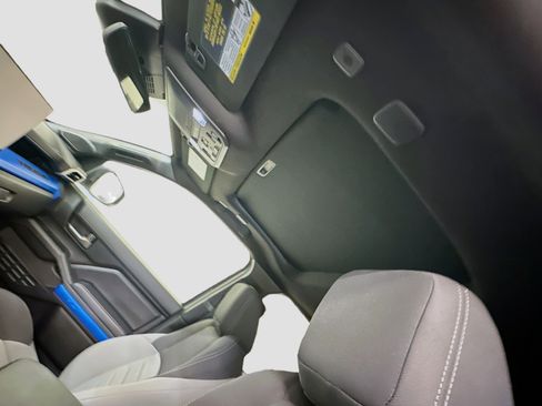 Used 2025 Toyota Tacoma TRD Sport w/ TRD Sport Upgrade Package image 27