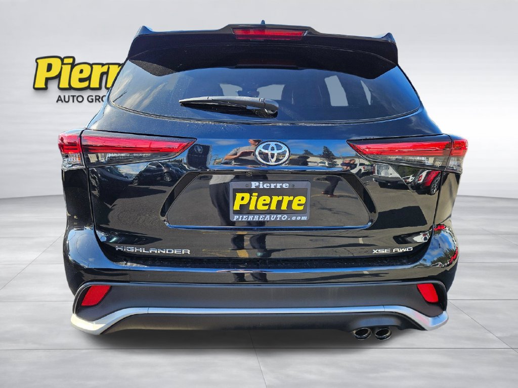 Used 2021 Toyota Highlander XSE AWD/4WD image 4