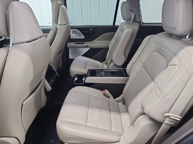 Used 2022 Lincoln Aviator Reserve w/ Equipment Group 201A AWD/4WD image 36