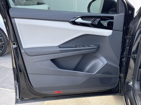 New 2026 Volkswagen Taos S FWD image 8