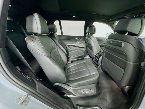 Used 2025 BMW X7 xDrive40i w/ M Sport Package image 29