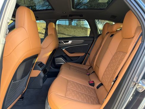 Used 2024 Audi RS 6 performance image 30