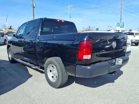 Used 2021 RAM 1500 4x4 Crew Cab Classic image 6