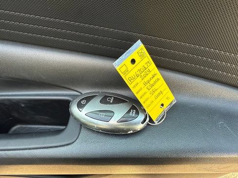 Used 2024 Hyundai Elantra SEL FWD image 18