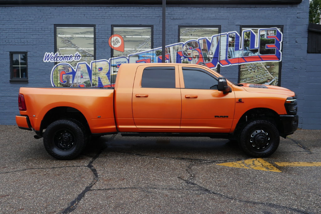Used 2025 RAM 3500 Laramie AWD/4WD image 29
