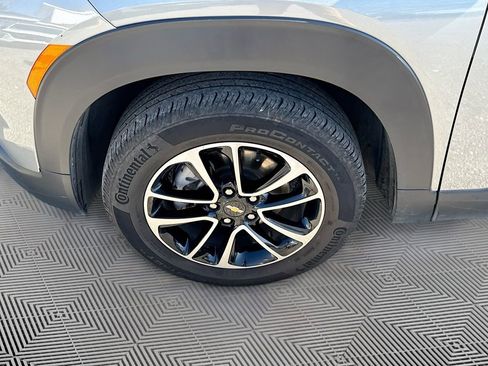 Used 2025 Chevrolet TrailBlazer LT image 28