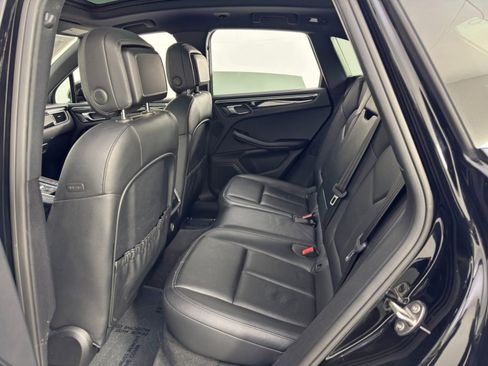 Used 2018 Porsche Macan image 37