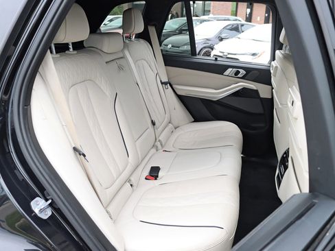 Used 2020 BMW X5 M50i w/ Executive Package AWD/4WD image 40