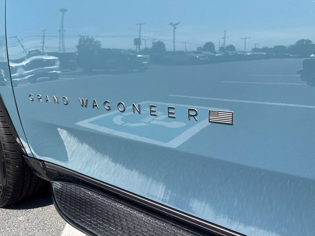 Used 2026 Jeep Grand Wagoneer Limited AWD/4WD image 13