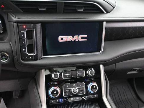 Used 2022 GMC Yukon Denali w/ Denali Ultimate Package AWD/4WD image 24