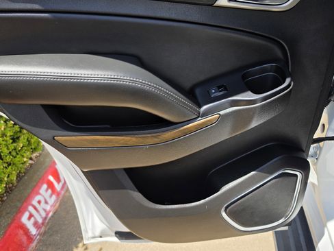 Used 2018 GMC Yukon Denali image 23