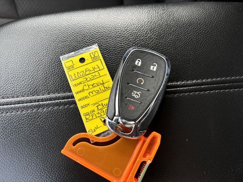 Used 2024 Chevrolet Malibu LT FWD image 31