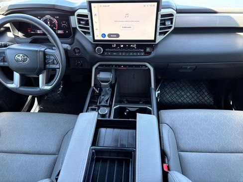 Used 2025 Toyota Tundra Limited AWD/4WD image 14
