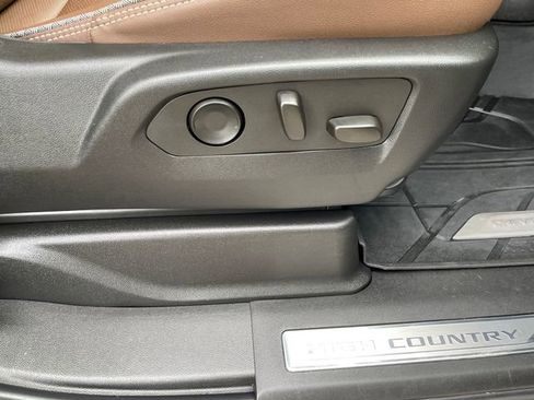 Used 2023 Chevrolet Tahoe High Country w/ Advanced Technology Package image 42