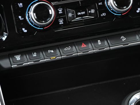 Used 2024 GMC Sierra 2500 Denali w/ Denali Reserve Package image 21