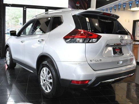 Used 2018 Nissan Rogue SV w/ Premium Package AWD/4WD image 8