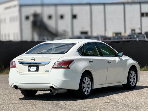 Used 2013 Nissan Altima 2.5 S FWD image 9