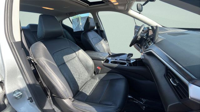 Used 2025 Nissan Altima 2.5 SL FWD image 27
