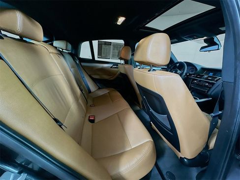 Used 2018 BMW X4 M40i image 10