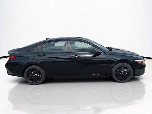 New 2026 Hyundai Elantra SEL Sport FWD image 4