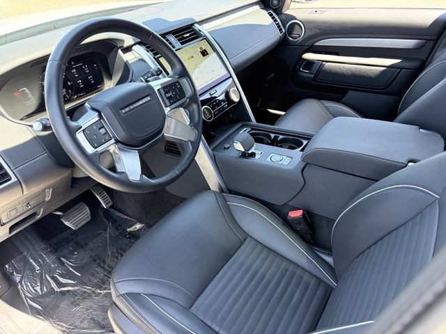Used 2023 Land Rover Discovery HSE R-Dynamic AWD/4WD image 5