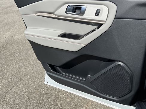 New 2025 Ford Explorer Active w/ Active Comfort Package image 16