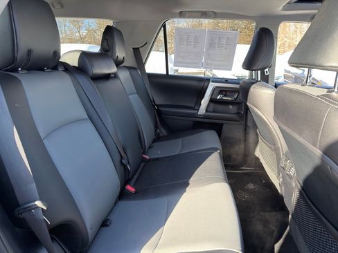 Used 2017 Toyota 4Runner image 34