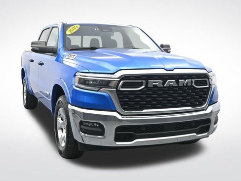 Used 2025 RAM 1500 Big Horn AWD/4WD image 3