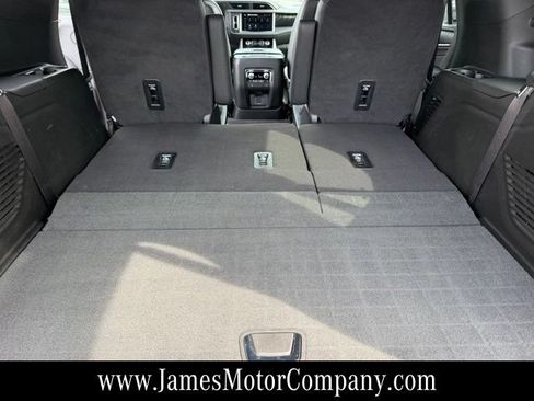 Used 2024 GMC Yukon Denali AWD/4WD image 17