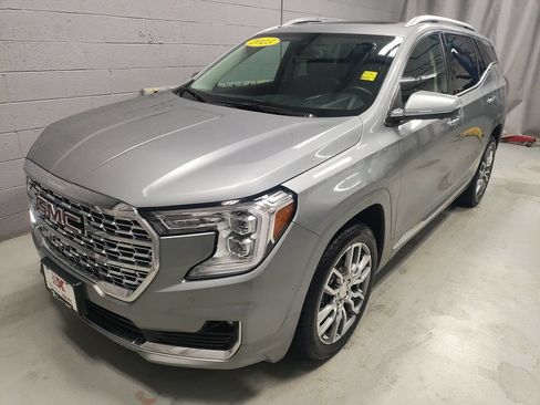 Used 2023 GMC Terrain Denali w/ Denali Premium Package AWD/4WD image 17