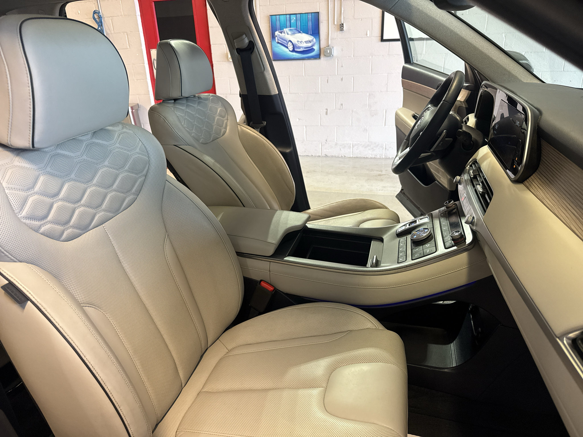 Used 2021 Hyundai Palisade Limited w/ Cargo Package AWD/4WD image 23