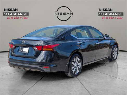 Used 2023 Nissan Altima 2.5 S image 5