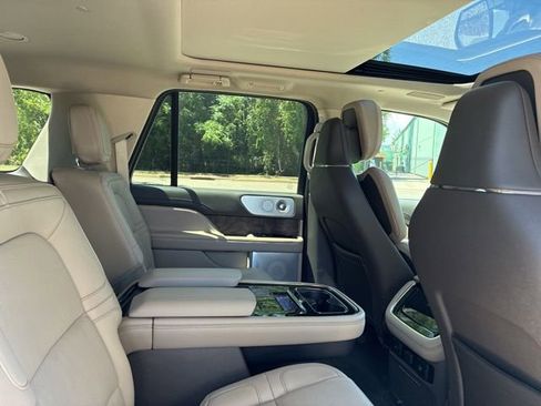 Used 2024 Lincoln Navigator L Reserve AWD/4WD image 21