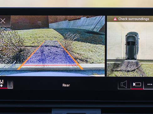 Used 2021 Audi Q5 e Premium Plus image 15