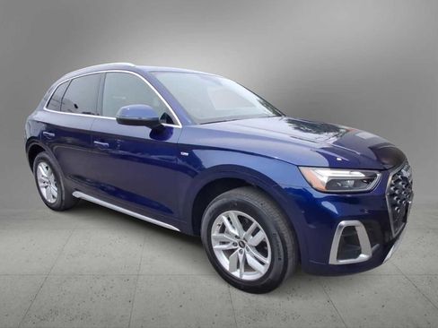 Certified 2023 Audi Q5 2.0T Premium w/ Convenience Package AWD/4WD image 2