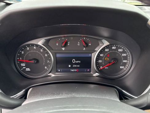Used 2023 Chevrolet Equinox Premier AWD/4WD image 15