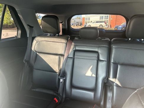 Used 2022 Ford Explorer XLT w/ Equipment Group 202A image 21