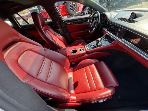 Used 2018 Porsche Panamera 4 AWD/4WD image 18