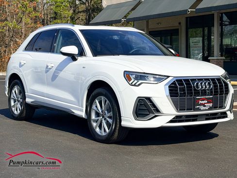 Used 2025 Audi Q3 2.0T Premium w/ Convenience Package image 1