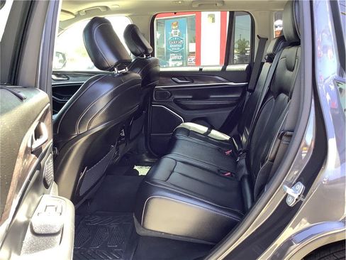 Used 2022 Jeep Grand Cherokee Limited 4xe w/ Luxury Tech Group II AWD/4WD image 8