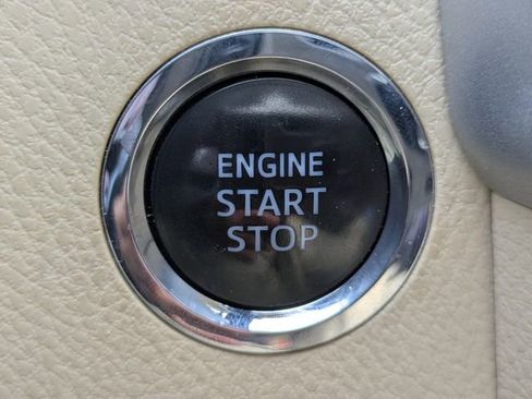 Used 2018 Toyota Highlander Limited Platinum FWD image 28