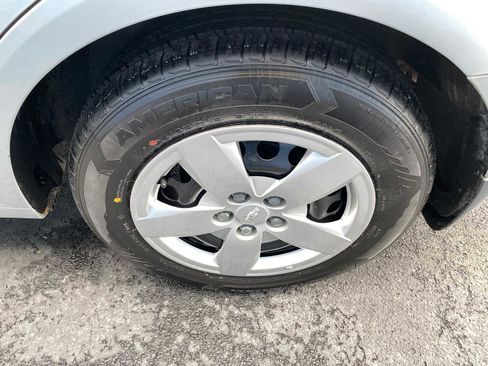 Used 2013 Chevrolet Sonic LS image 31