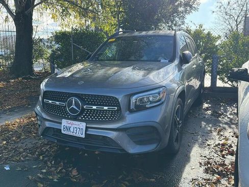 Used 2020 Mercedes-Benz GLB 250 image 2